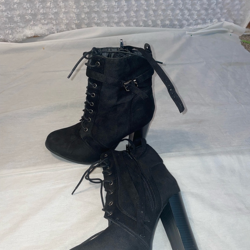 Wild Dive Women's Size 10 Just Fab Ankle Booties Lace up Buckles Faux Suede - Picture 10 of 12